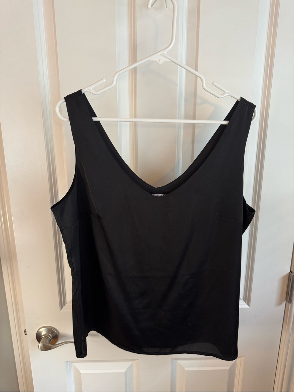 Women’s Black V-Neck Sleeveless Tank Top